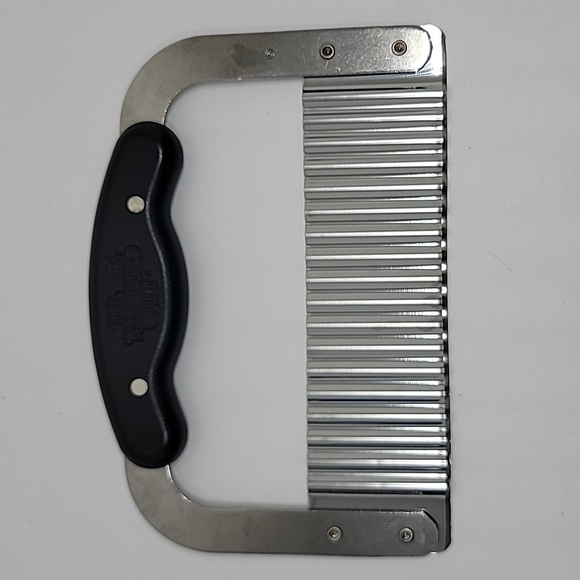 Pampered Chef Garnisher Stainless Crinkle Cutter - Picture 2 of 8